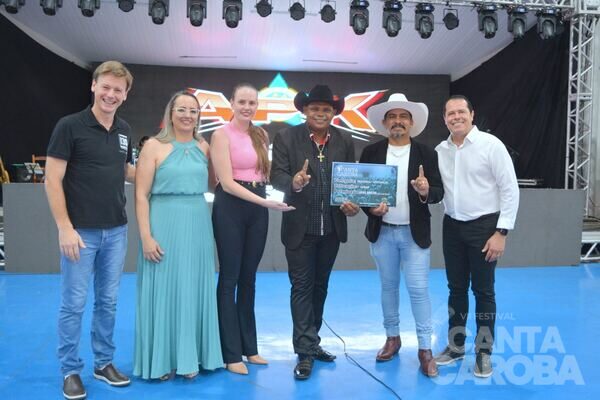 Premiação do V Canta Caroba