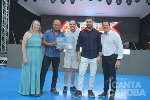 Premiação do V Canta Caroba