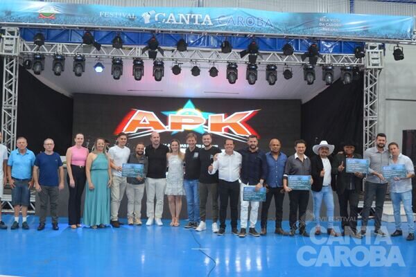Premiação do V Canta Caroba