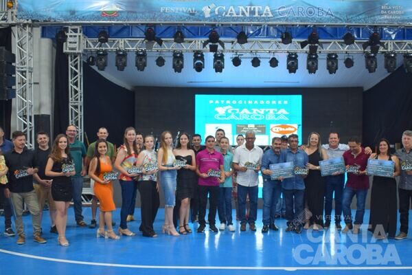 Premiação do V Canta Caroba