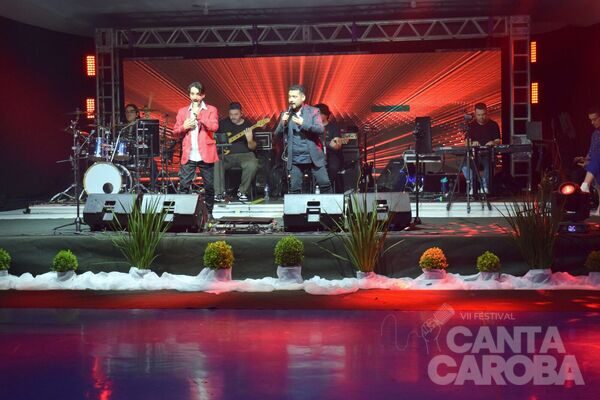 Sexta-feira no VI Canta Caroba