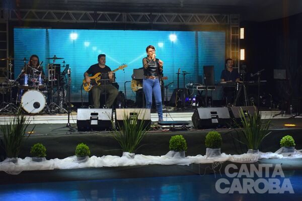 Sexta-feira no VI Canta Caroba