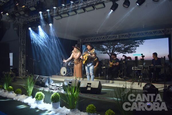 Sexta-feira no VI Canta Caroba