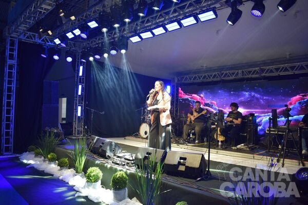 Sexta-feira no VI Canta Caroba