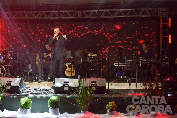 Sexta-feira no VI Canta Caroba