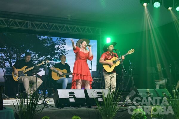 Sábado no VI Canta Caroba